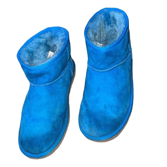 UGG Short Booties - Stunning & Radiant Color 💙🩵 - Picture 1 of 8